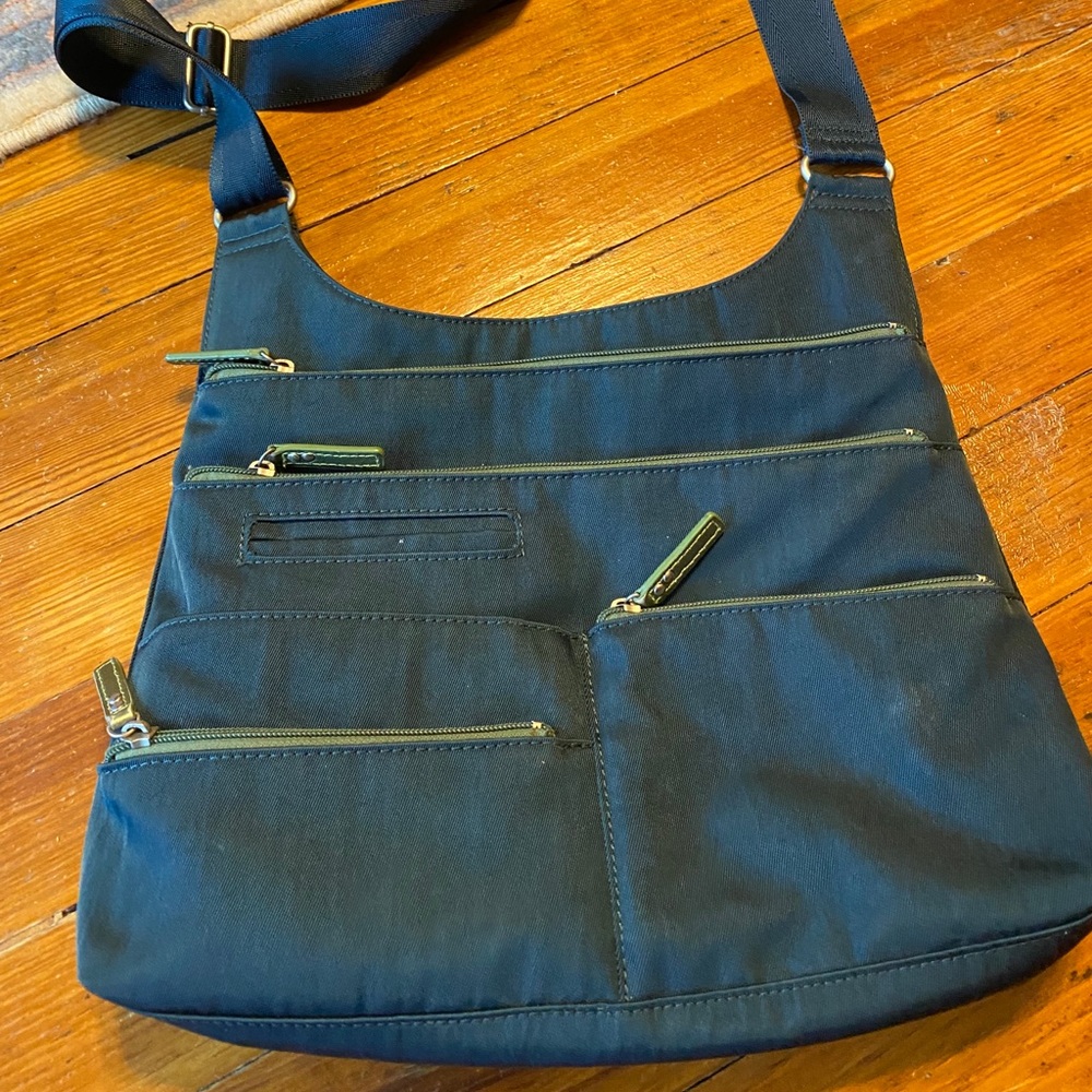 Highway - Medium Nylon Multi-Pocket Bag (Teal)